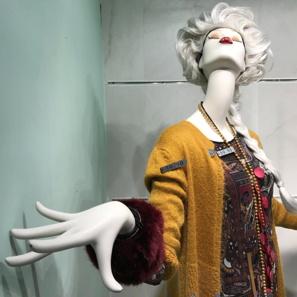 Mannequin posed like a diva